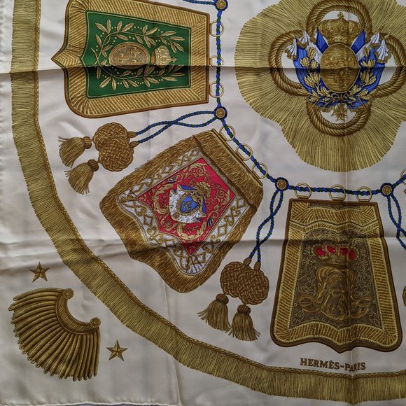 Auth Hermès Gold Poste et Cavalerie Silk Scarf 90 cm by Joachim Metz - Picture 4 of 10
